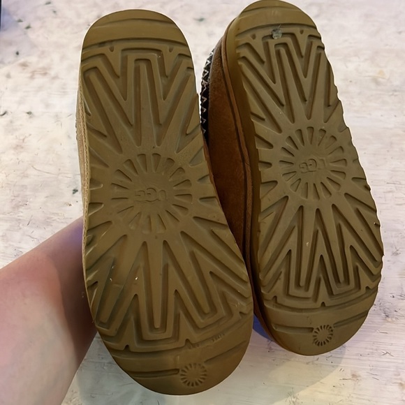 UGG Tasman Women’s Slippers in Chestnut 5955 | size 8 - Picture 5 of 8